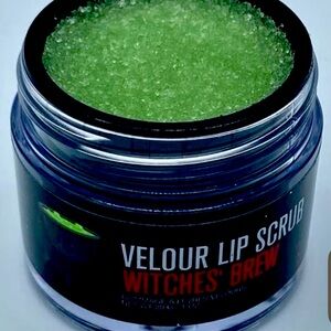 Jeffree Star Velour Lip Scrub - new in box